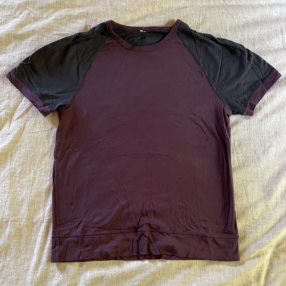 Lululemon Men’s tee shirt